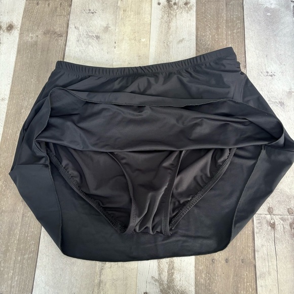 MIRACLESUIT BLACK TUMMY CONTROL SLIMMING SWIM SKIRT SWIMSUIT BOTTOMS SIZE 12 L - Picture 2 of 8